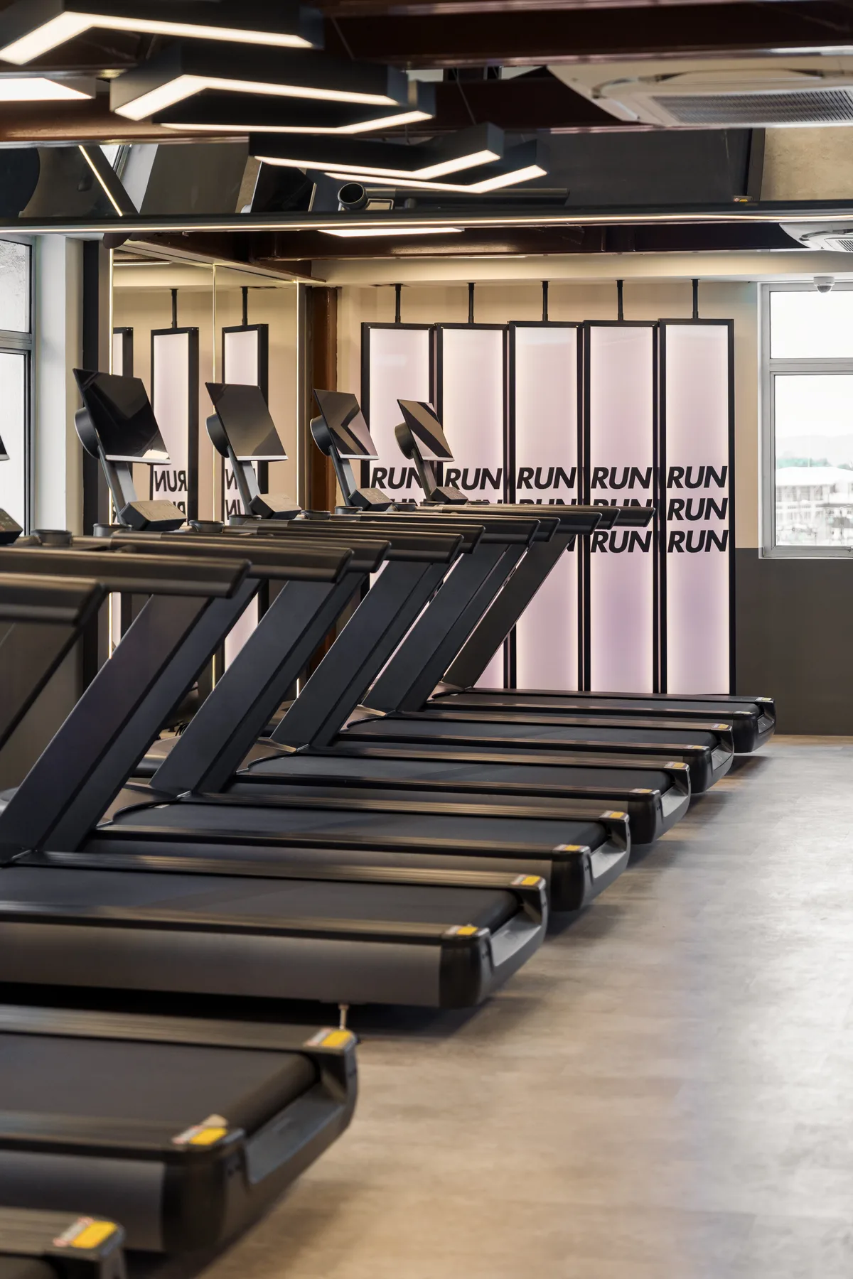 DHZ treadmill row at Level Up Fitness Gaya Street, Kota Kinabalu